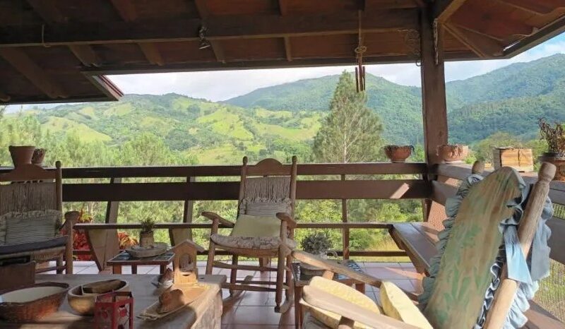 Majestuosa Casa tipo campestre en Jarabacoa