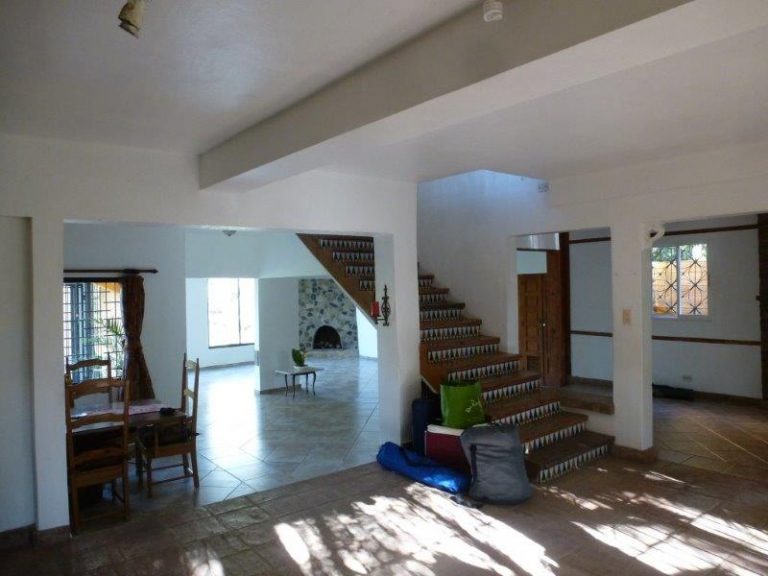Preciosa casa de 2 niveles a orilla del rio Jimenoa