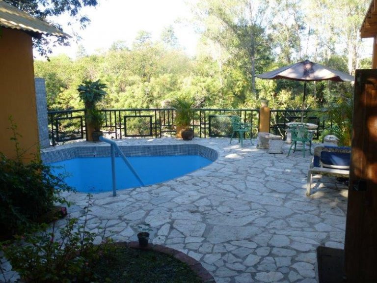 Preciosa casa de 2 niveles a orilla del rio Jimenoa