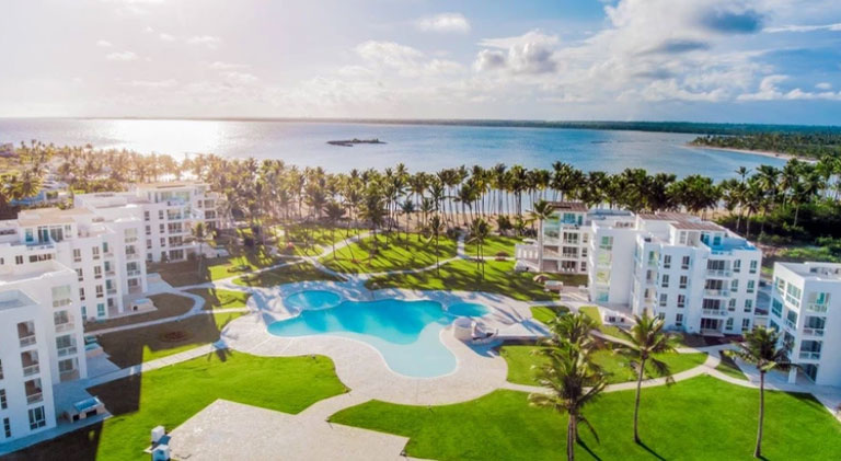 Invierte en el paraíso La Ensenada Beach Residences & Golf