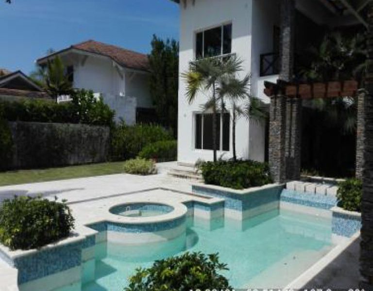 Oportunidad: Hermosa villa en Balcones del Atlántico!