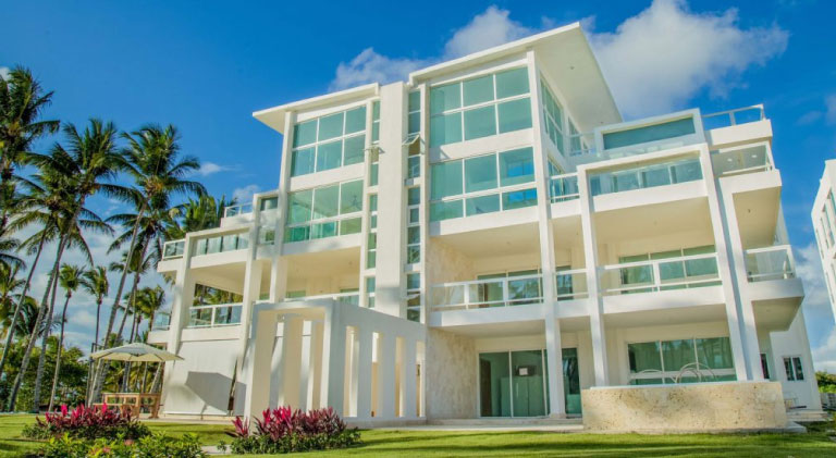 Invierte en el paraíso La Ensenada Beach Residences & Golf