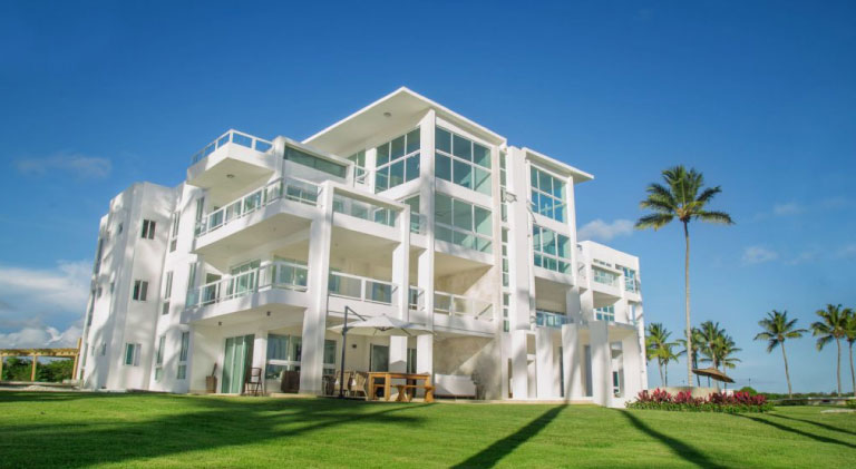 Invierte en el paraíso La Ensenada Beach Residences & Golf