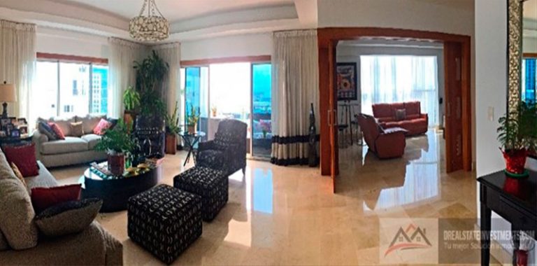 Se vende amplio apartamento totalmente amueblado