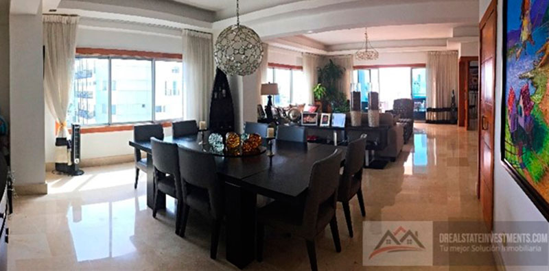 Se vende amplio apartamento totalmente amueblado