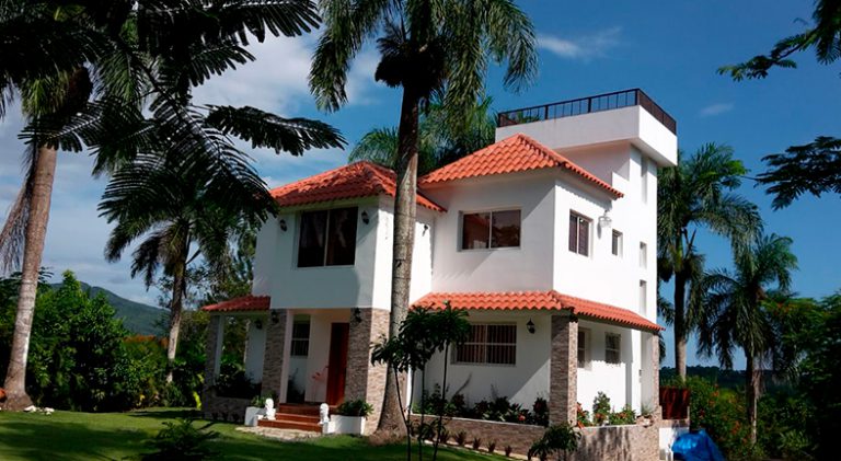 Casa Campestre en Vacacional Colinas de Minas