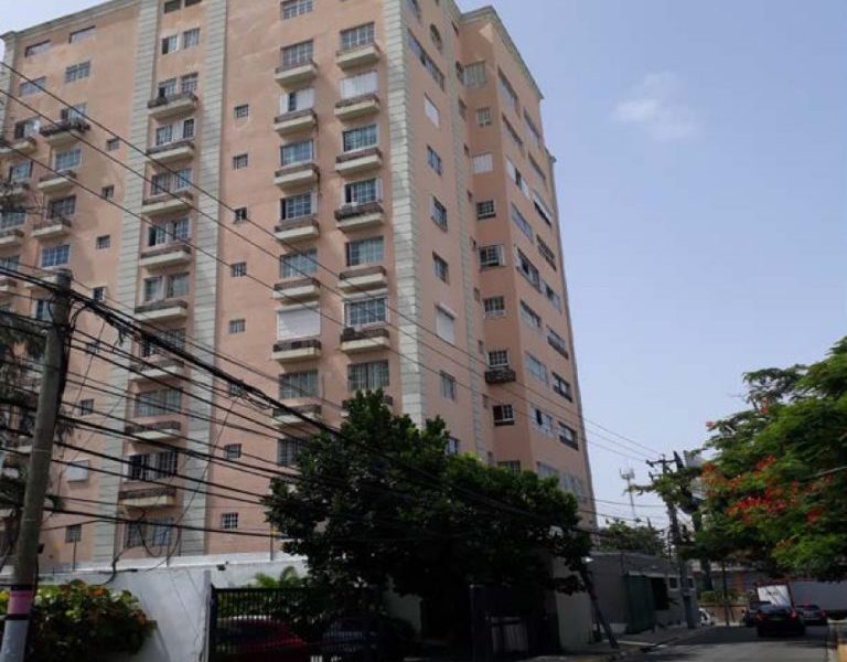 PRECIOSO Penthouse en Condominio Torre Nogar I