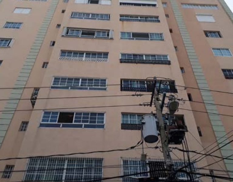 PRECIOSO Penthouse en Condominio Torre Nogar I