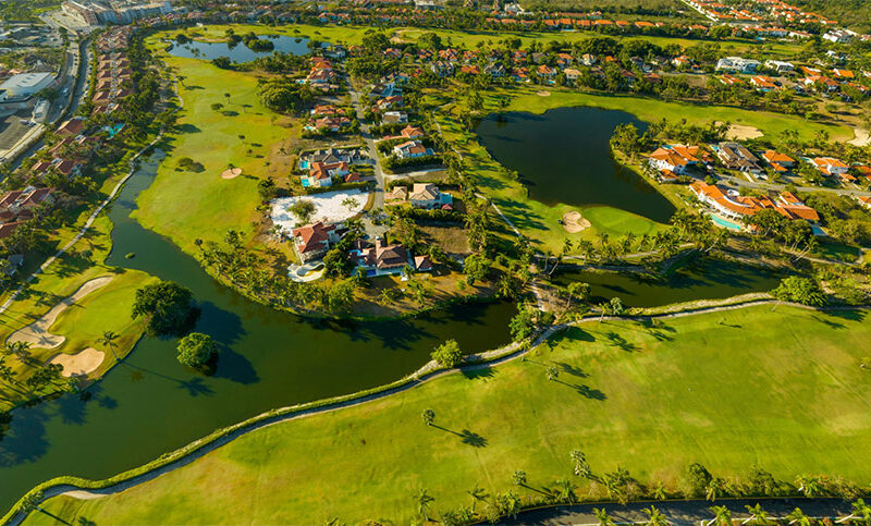 Desbloquee el ROI perfecto, el golf y el estilo de vida playero en Cocotal Golf & Country Club